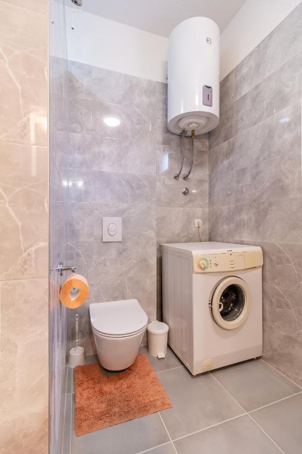 Apartments Mihael สปลิท ภายนอก รูปภาพ