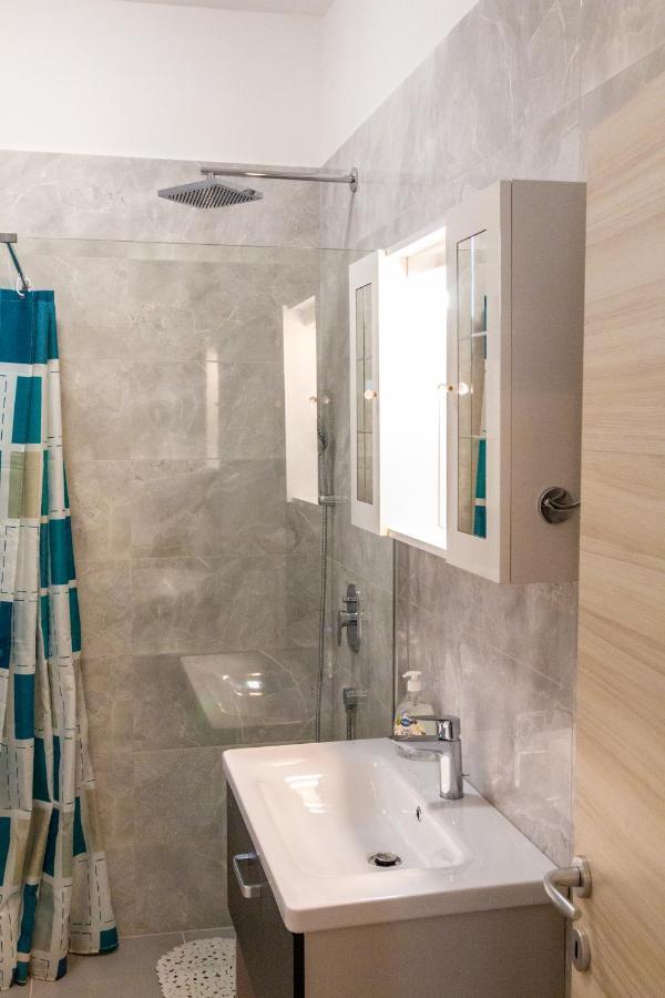 Apartments Mihael สปลิท ภายนอก รูปภาพ