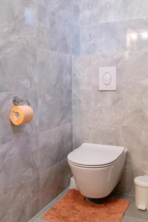 Apartments Mihael สปลิท ภายนอก รูปภาพ
