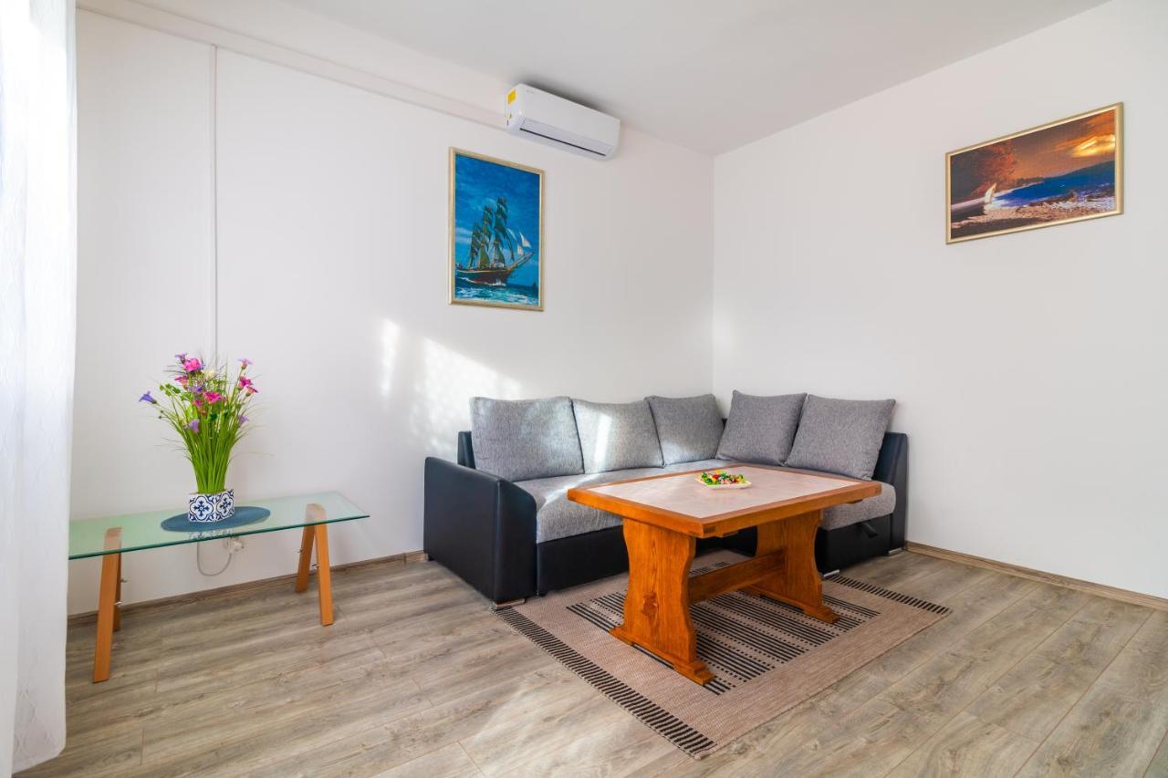 Apartments Mihael สปลิท ภายนอก รูปภาพ