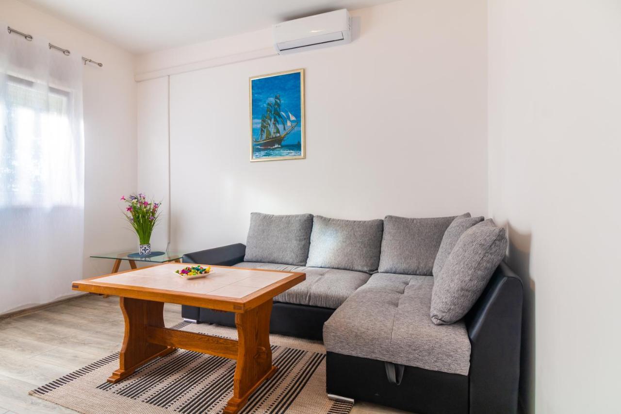 Apartments Mihael สปลิท ภายนอก รูปภาพ