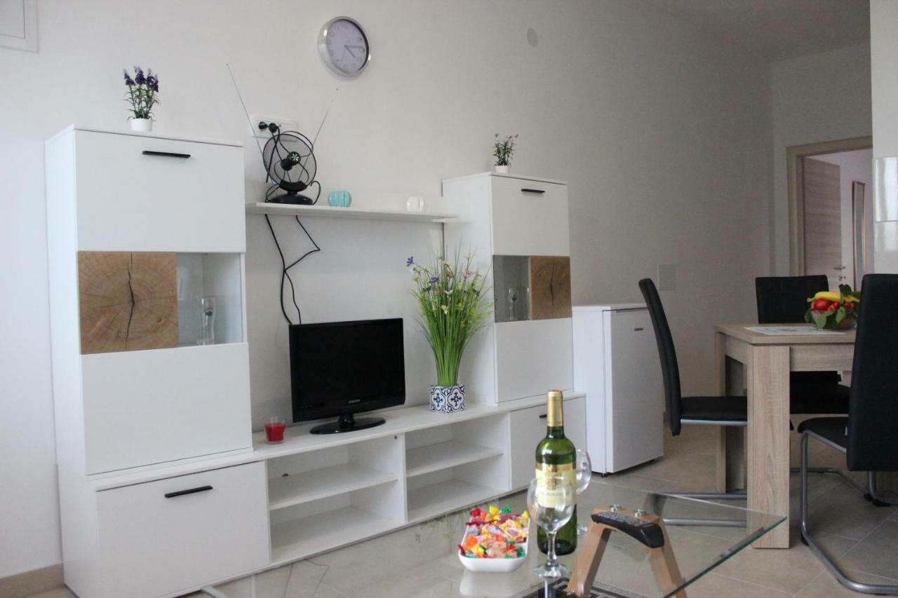 Apartments Mihael สปลิท ภายนอก รูปภาพ