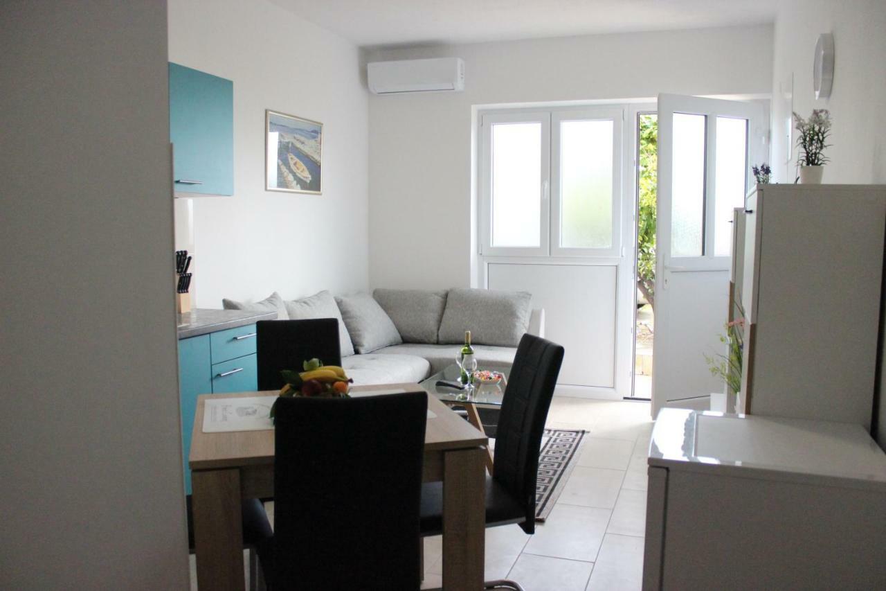 Apartments Mihael สปลิท ภายนอก รูปภาพ