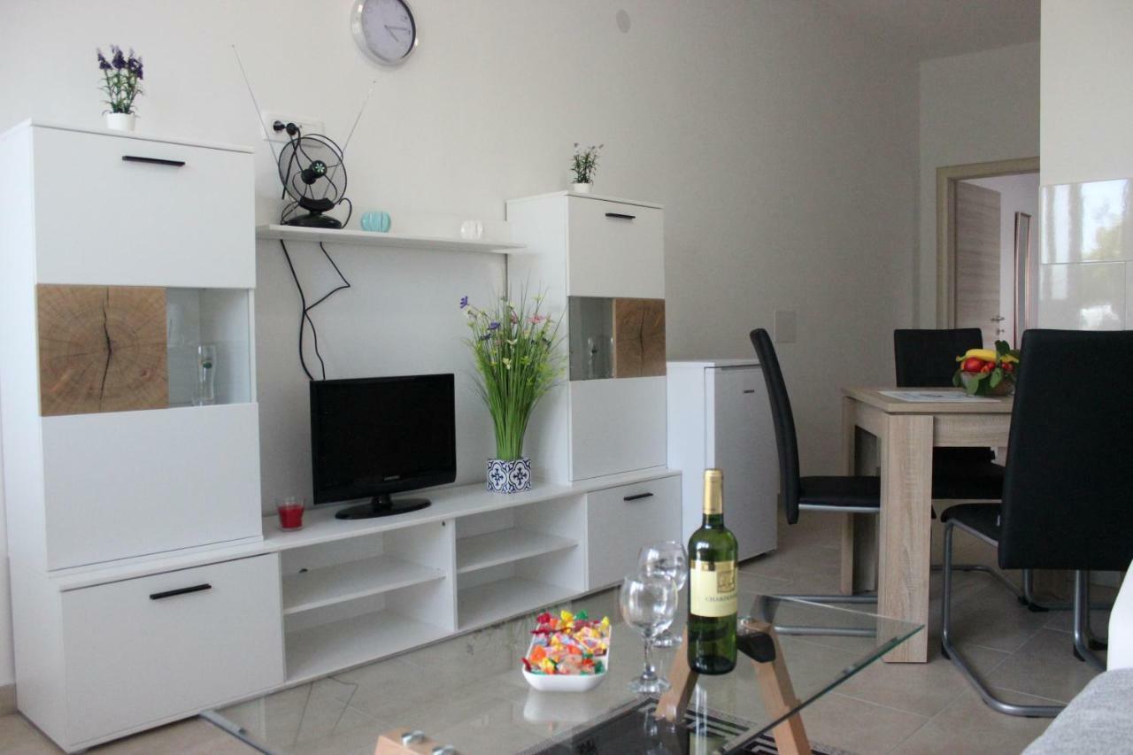 Apartments Mihael สปลิท ภายนอก รูปภาพ